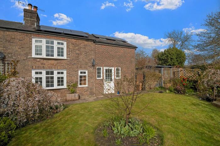 3 Bedroom End Of Terrace House To Rent In Broadmayne, DT2