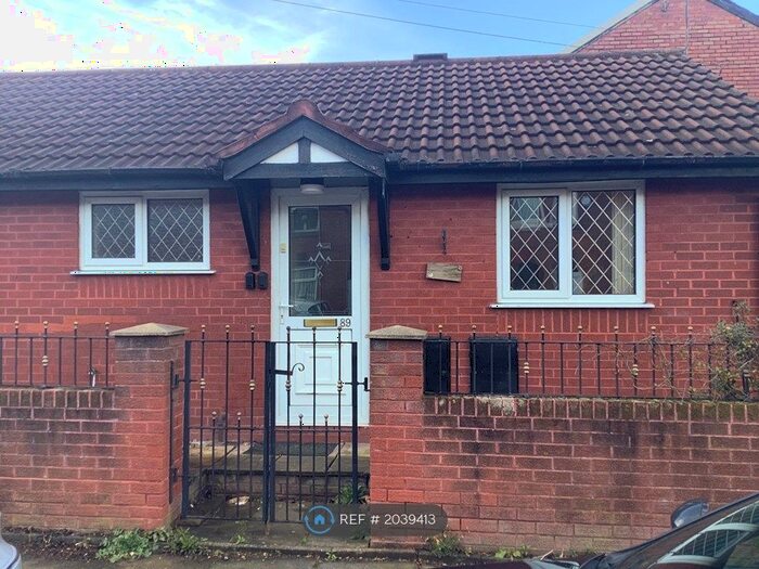 2 Bedroom Bungalow To Rent In Chapel Street, Dukinfield, SK16