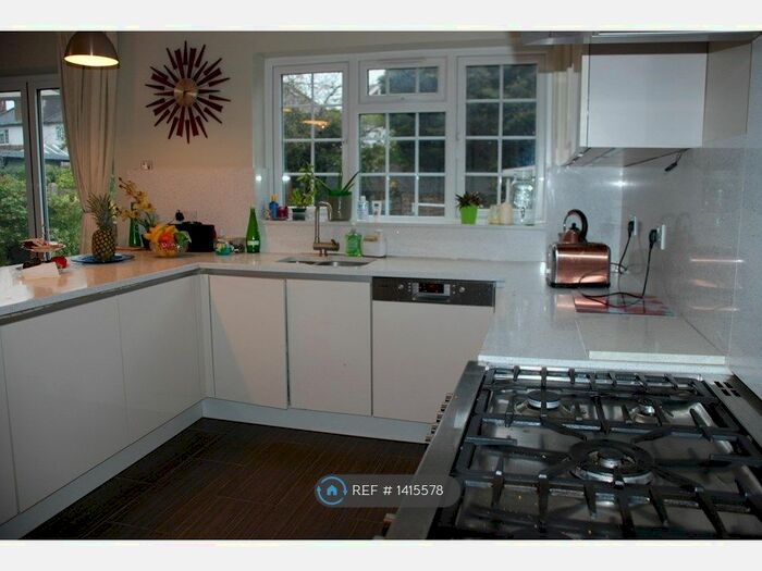 5 Bedroom Detached House To Rent In Eastcote Road, London, HA5