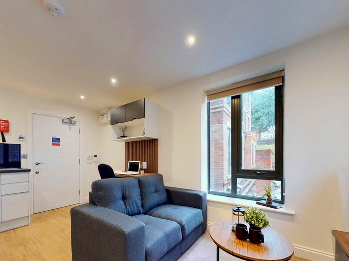 Studio To Rent In Flat, Hyde Terrace #, LS2