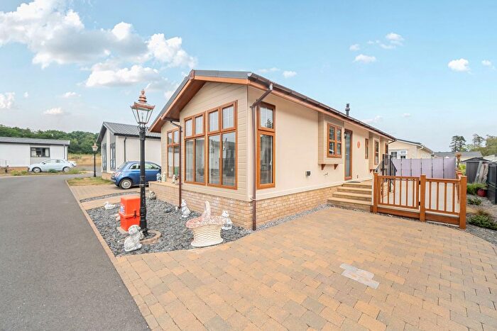 2 Bedroom Park Home For Sale In Regency Court, Stover, Newton Abbot, Devon, TQ12