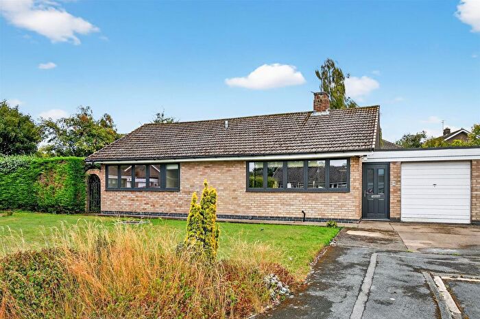 3 Bedroom Semi-detached Bungalow For Sale In Derwent Drive, Wheldrake, York, YO19