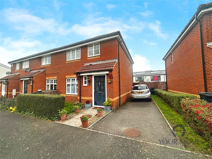 3 Bedroom End Of Terrace House For Sale In Lacock Gardens, Maidstone, Kent, ME15