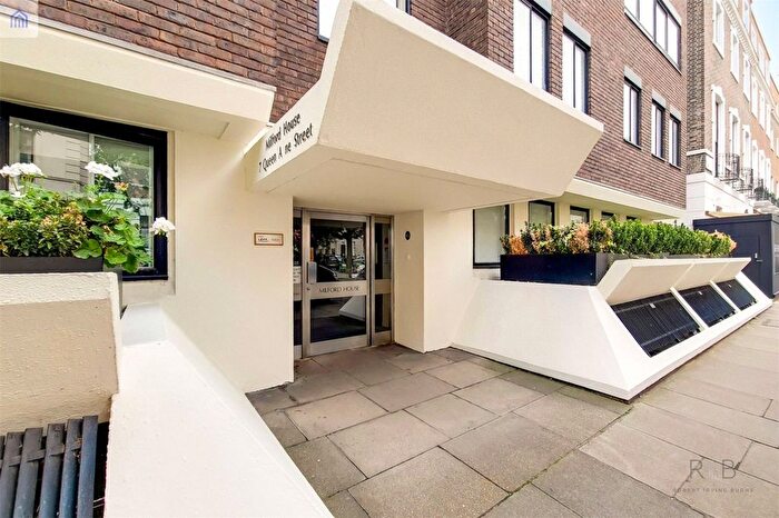 2 Bedroom Flat To Rent In Queen Anne Street, Marylebone, London, W1G