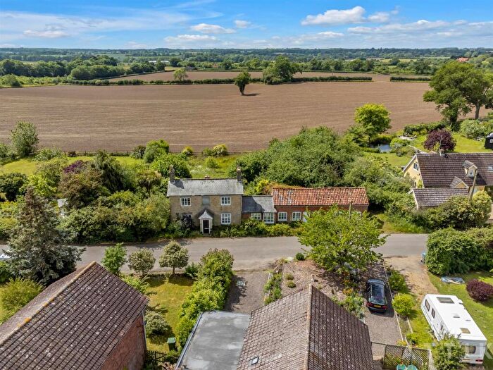 3 Bedroom Detached House For Sale In The Street, Darsham, IP17