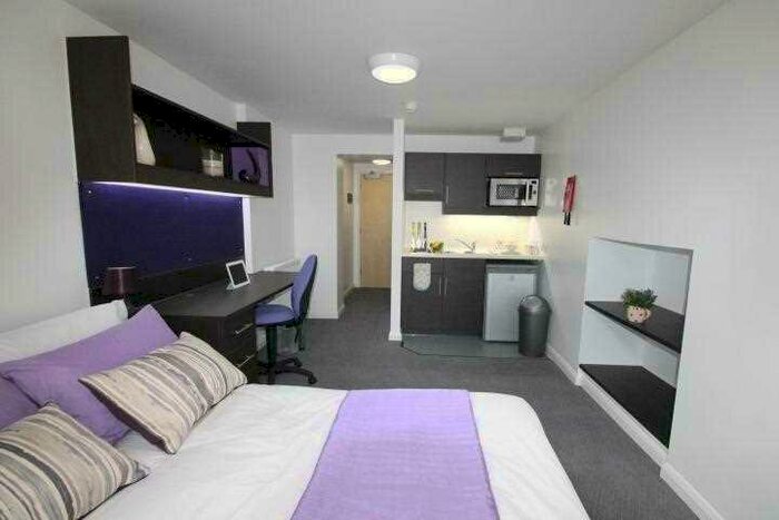 1 Bedroom End Of Terrace House To Rent In The Square, / North Road East, Plymouth, PL4