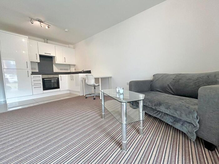 1 Bedroom Apartment To Rent In Richmond Village, Richmond Road, Cardiff, CF24