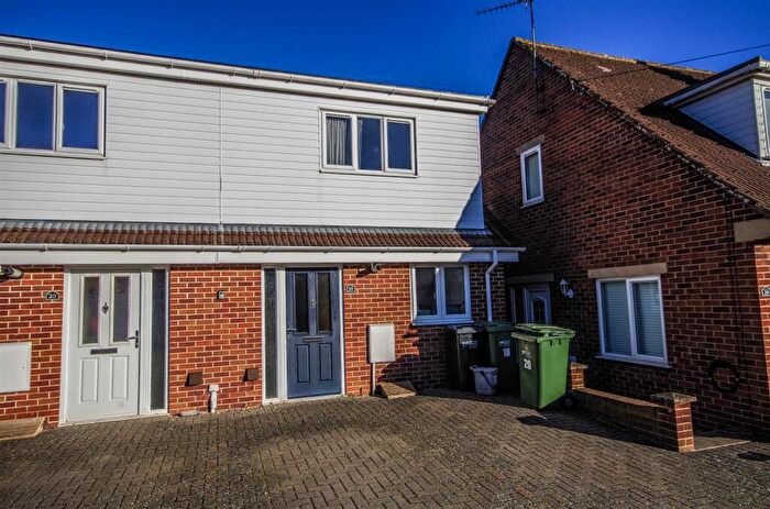 3 Bedroom End Of Terrace House To Rent In Hicks Avenue, Cam, GL11