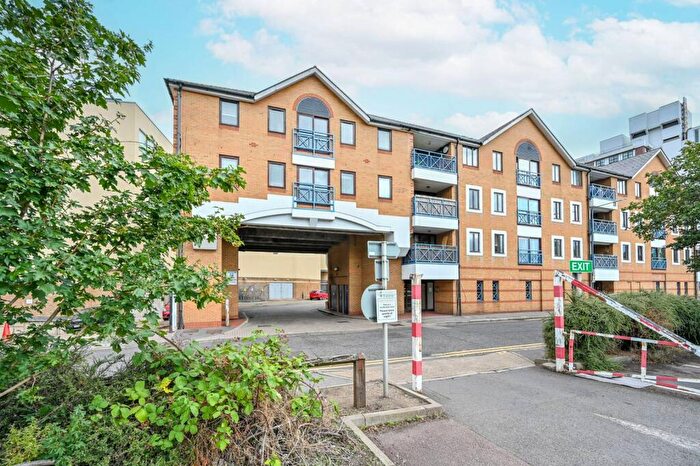 1 Bedroom Flat For Sale In Lady Booth Road, Kingston, Kingston Upon Thames, KT1