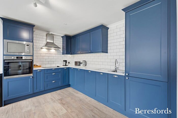 2 Bedroom Apartment For Sale In Brent Court, Compton Avenue, RM2