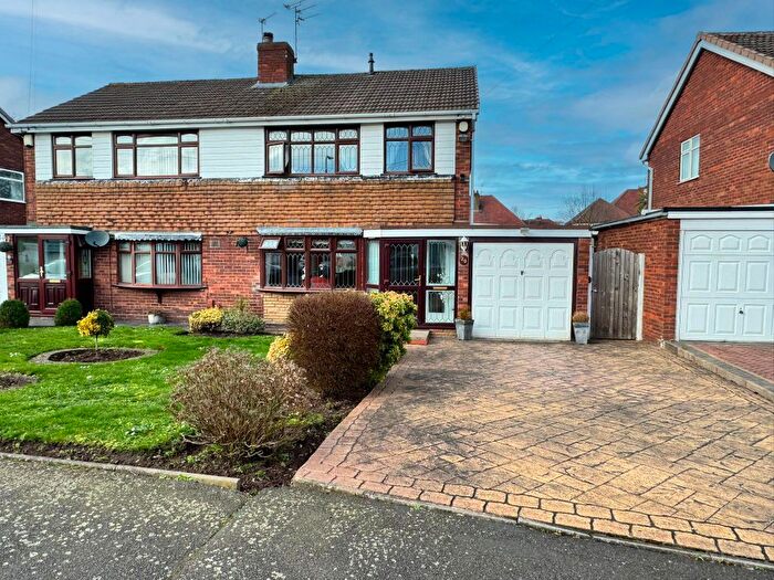 3 Bedroom Semi Detached House For Sale In Rosalind Grove, Wolverhampton, WV11