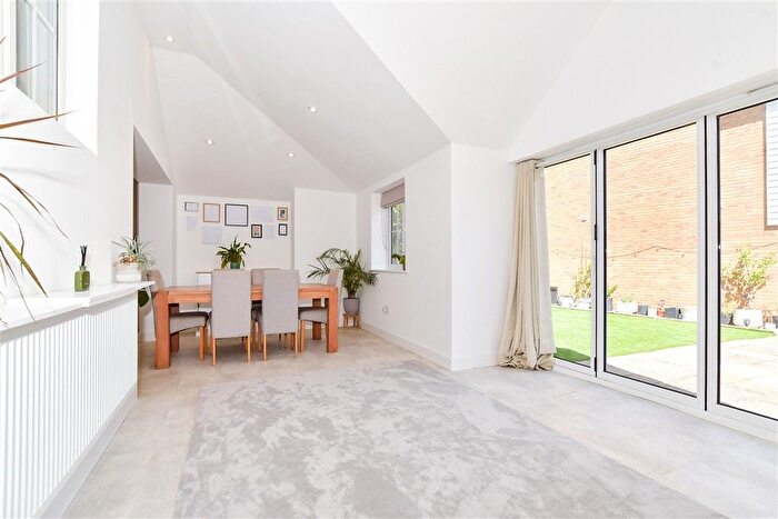 4 Bedroom Detached House For Sale In Leonard Gould Way, Loose, Maidstone, Kent, ME15