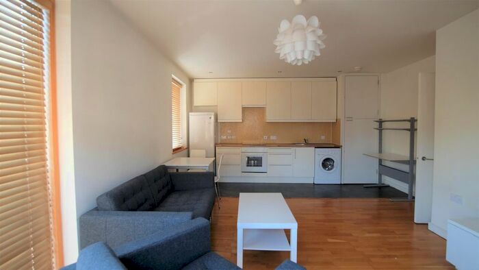 1 Bedroom Flat To Rent In Cavendish Road, London, NW6