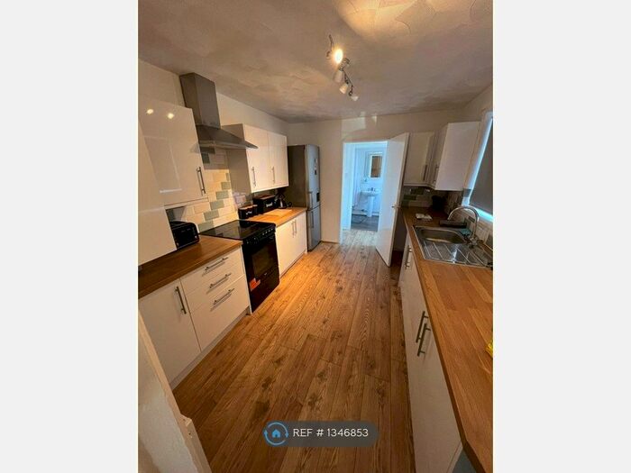3 Bedroom Terraced House To Rent In Caefelin Street, Llanhilleth, Abertillery, NP13