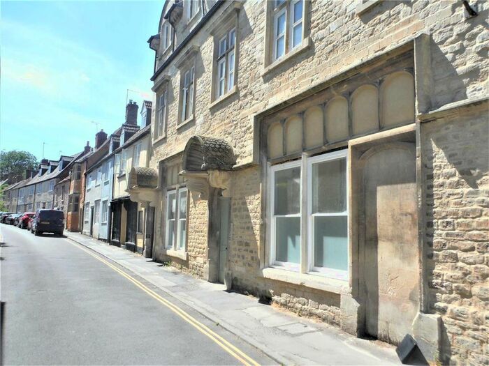 2 Bedroom Flat To Rent In Church Street, Calne SN11