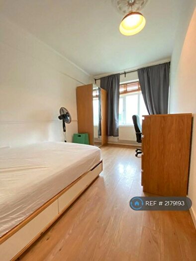 4 Bedroom Flat To Rent In Trafford House, London, N1