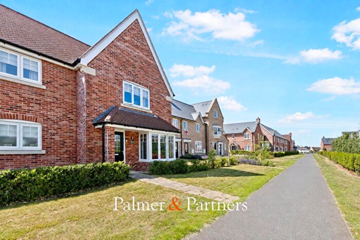 3 Bedroom Link Detached House For Sale In Silva Walk, Rowhedge, Colchester, Essex, CO5