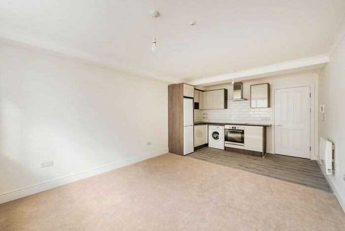 Studio To Rent In Kingston Road, London, SW20