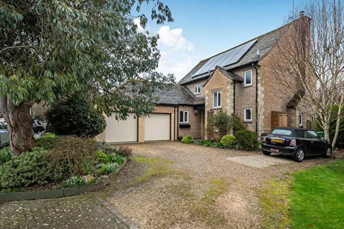 4 Bedroom Detached House For Sale In Woodlands, Pickwick, Corsham, SN13