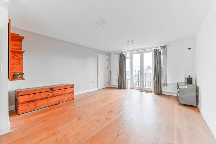 2 Bedroom Flat To Rent In Suffolk Road, South Norwood, London, SE25