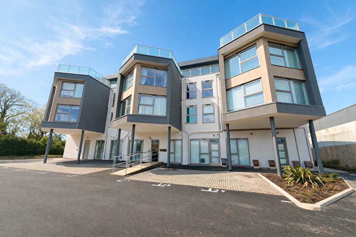 2 Bedroom Flat To Rent In Bowmont Place, Christchurch, BH23