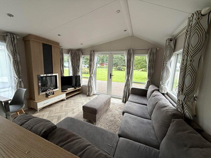 2 Bedroom Park Home For Sale In Stratheck Holiday Park, PA23