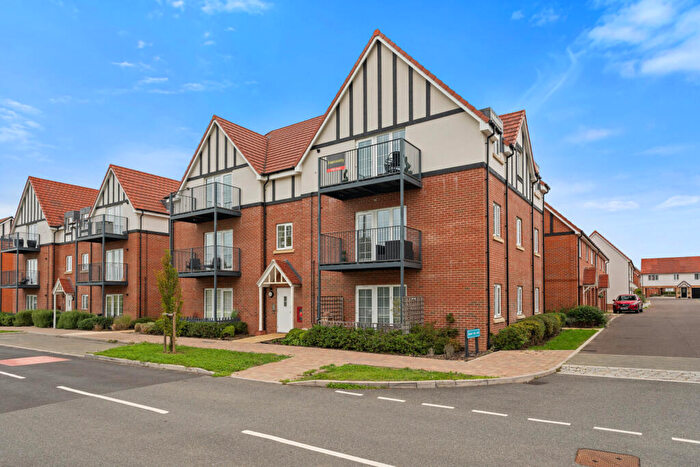 2 Bedroom Apartment For Sale In Kingfisher Way, Harlow, Essex, CM17