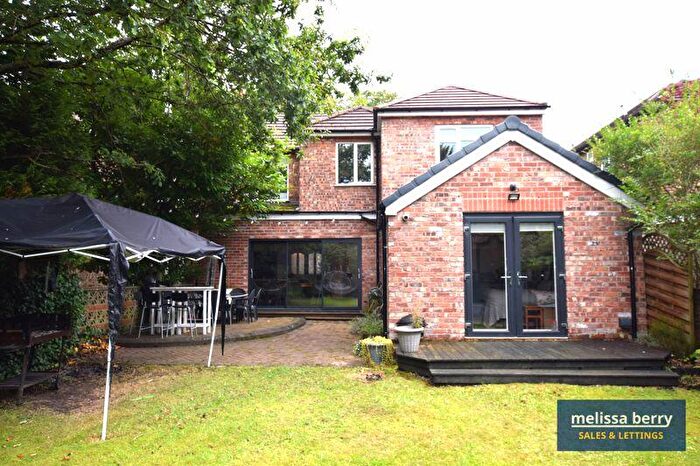 6 Bedroom Semi-Detached House To Rent In Bury New Road, Prestwich, Manchester, M25