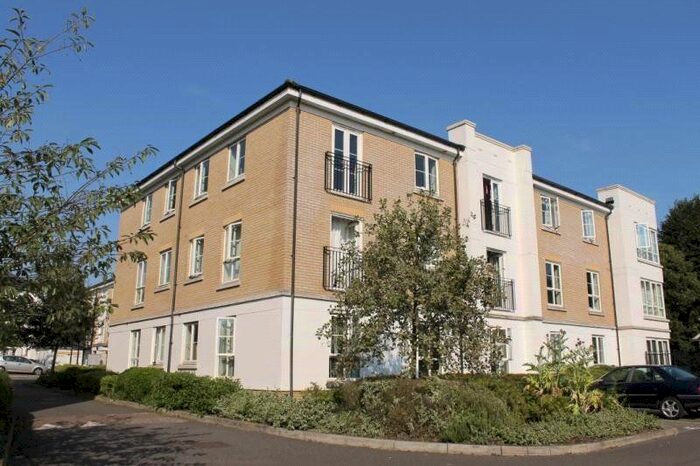 2 Bedroom Flat To Rent In Tudor Way, Knaphill, Woking, GU21