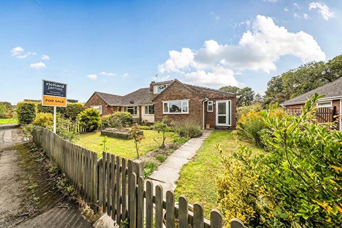 4 Bedroom Semi-Detached Bungalow For Sale In Wharf Road, Wroughton, Swindon, SN4
