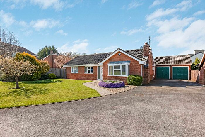 3 Bedroom Detached Bungalow For Sale In Constables Croft, Upper Arncott, OX25