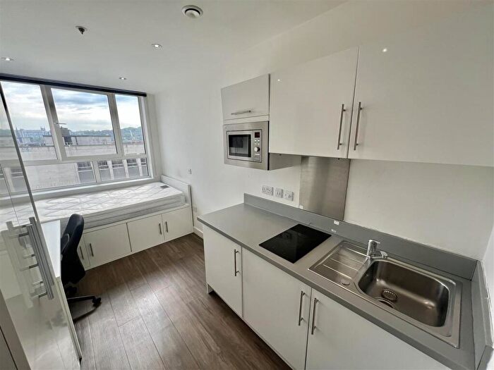 Flat To Rent In Market Place, City Centre, Sheffield, S1