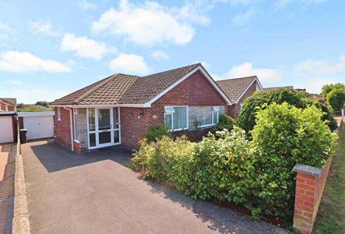 3 Bedroom Detached Bungalow For Sale In Yardley Road, Hedge End, SO30