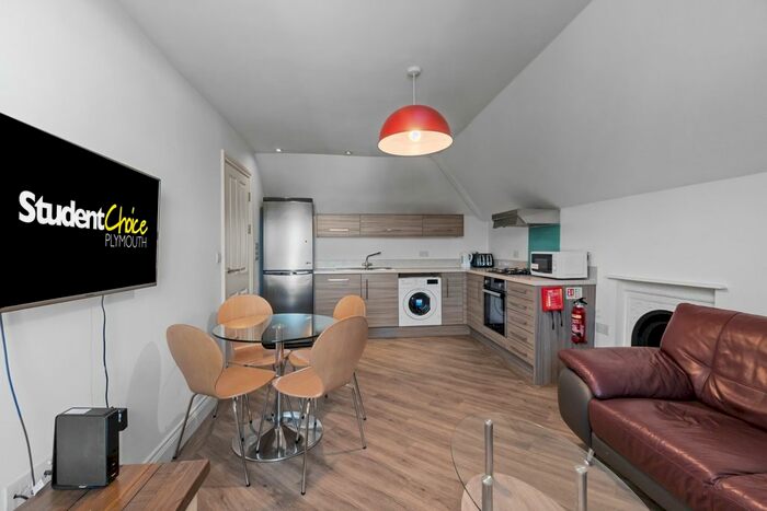 3 Bedroom Flat To Rent In Ford Park Road, Plymouth, Devon, PL4