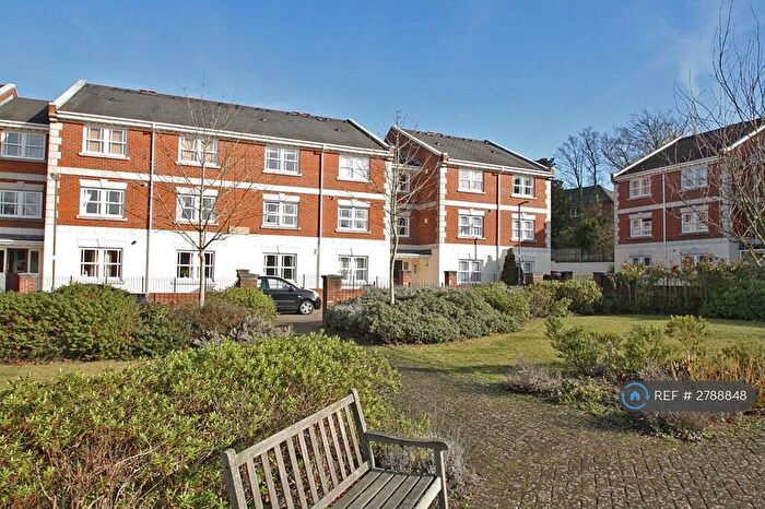 1 Bedroom Flat To Rent In St. Lukes Square, Guildford, GU1