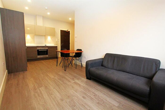 Studio To Rent In Dawsons Square, Pudsey, LS28