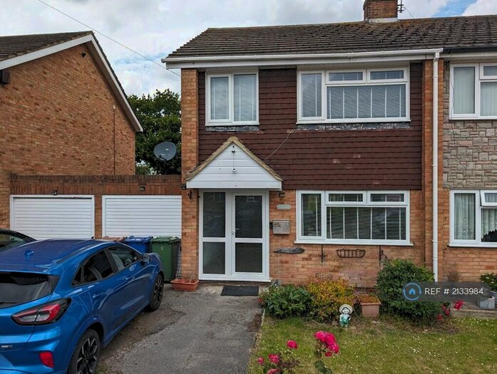 3 Bedroom Semi-Detached House To Rent In Struan Avenue, Stanford-Le-Hope, SS17