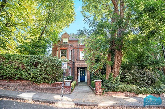 2 Bedroom Apartment For Sale In Netherhall Gardens, Hampstead, NW3