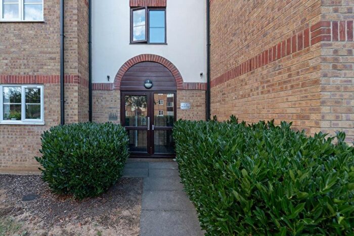 1 Bedroom Flat To Rent In Beaufort Close, London, E4
