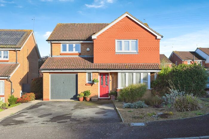 4 Bedroom Detached House For Sale In The Squirrels, Hertford, SG13