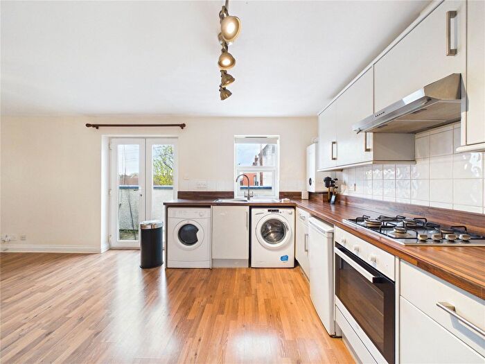 2 Bedroom Flat For Sale In West Street, Bristol, BS3