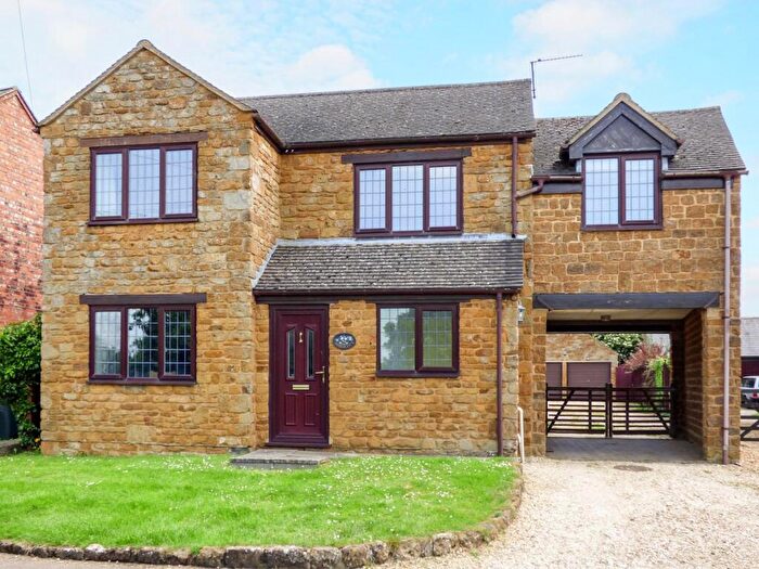 3 Bedroom Detached House To Rent In Spring Lane, Little Bourton, OX17