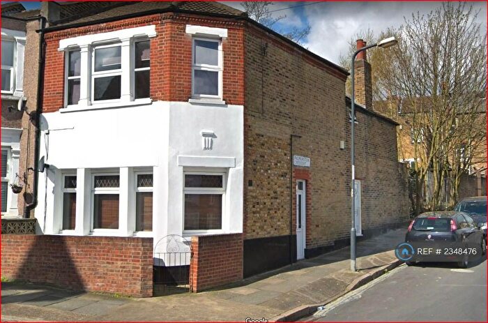 2 Bedroom Flat To Rent In Plumstead, London, SE18