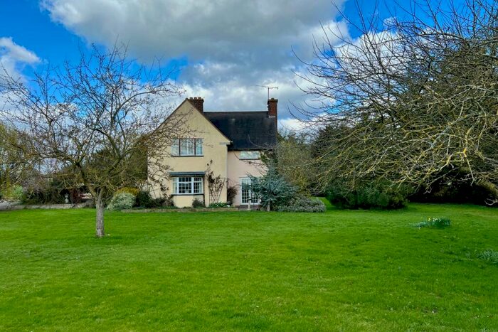 3 Bedroom Detached House For Sale In Lodge Road, Bicknacre, Chelmsford, CM3