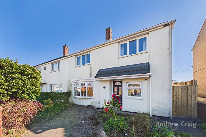 3 Bedroom Semi Detached House For Sale In Meresyde, Leam Lane, NE10