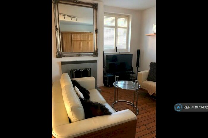 1 Bedroom Flat To Rent In Shaftesbury House, London, N16