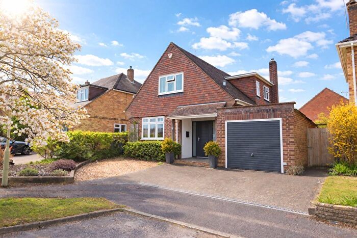 3 Bedroom Detached House For Sale In Bishops Close, Fleet, GU52