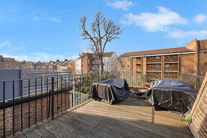 3 Bedroom Flat To Rent In Huddleston Road, Tufnell Park, N7