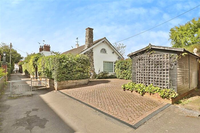 3 Bedroom Bungalow For Sale In The Pightle, Swaffham, PE37