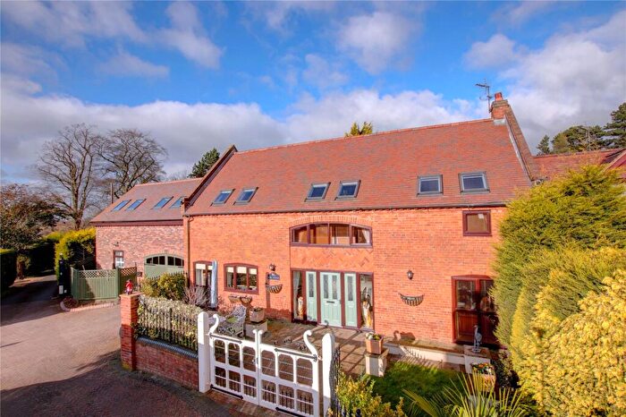 3 Bedroom Barn Conversion For Sale In Old Birmingham Road, Marlbrook, Bromsgrove, Worcestershire, B60